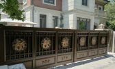 春翔公司生產(chǎn)的別墅大門收到安裝業(yè)主的認(rèn)可