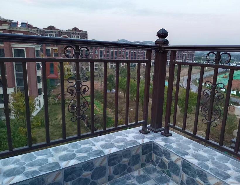 滁州鋁藝護(hù)欄